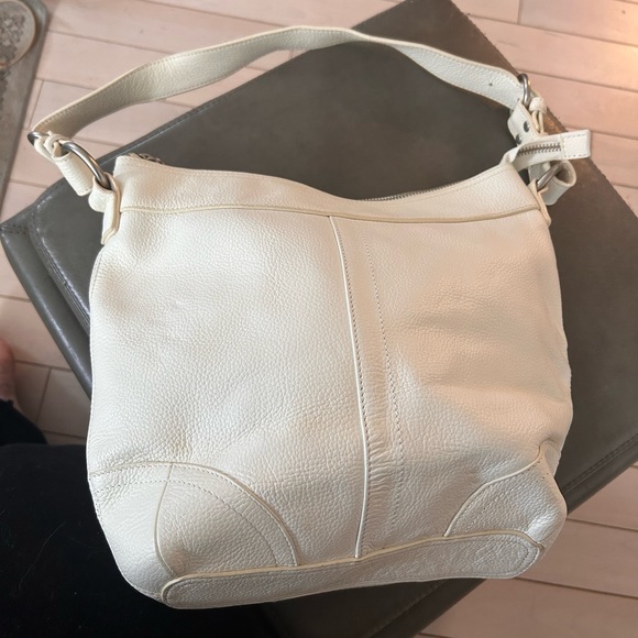 Vintage Danier white leather shoulder purse - Picture 2 of 4